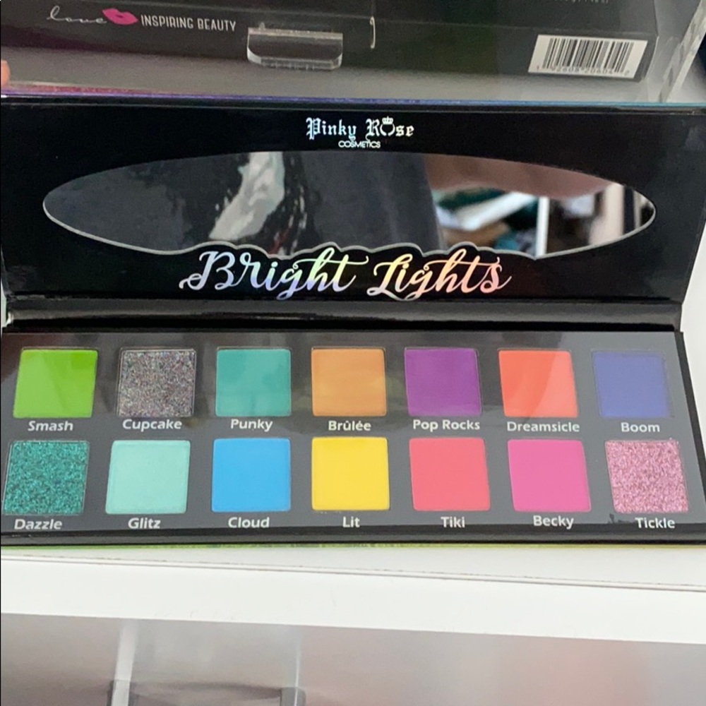 Pinky Rose Cosmetics Eyeshadow Palette.